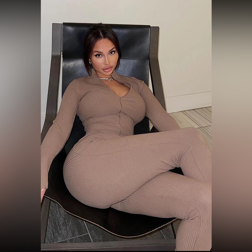 Fashion nova jumpsuit mocha